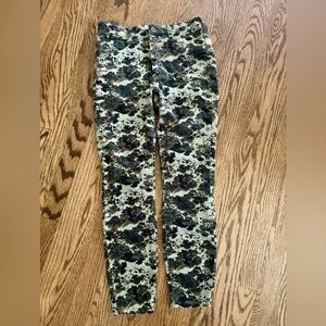 Anyhropologie Pilcro Green Camo High Rise Button Fly Skinny Corduroy Pants 28
